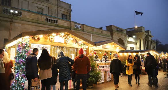  The Christmas Markets at Chatworth House, England, Europe.