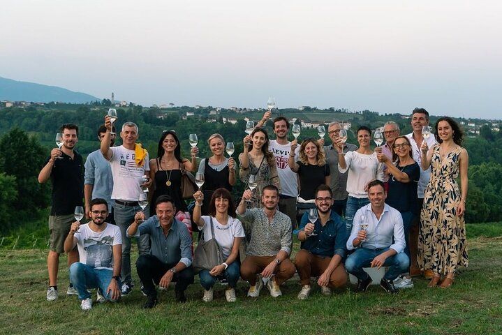 Unconventional Prosecco Tasting with Stunning View on Vineyards