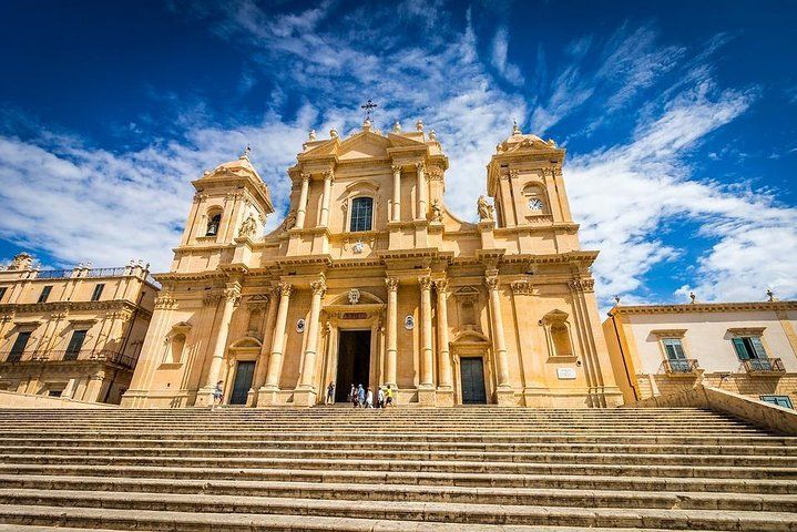 Discovering dazzling Sicilian Baroque from Catania or Taormina