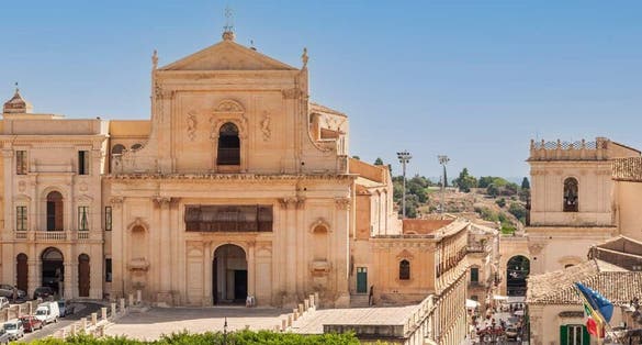 photo of view ofChiesa del Santissimo Salvatore, Bologna, Italy.
