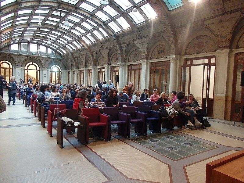 photo of Biblioteca Salaborsa .