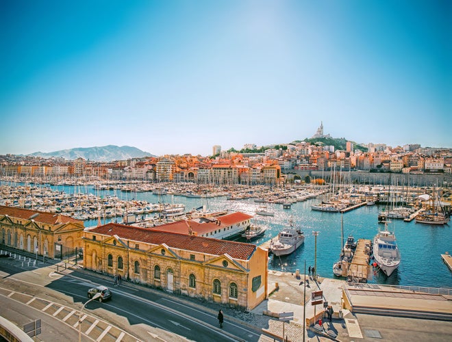 Panoramic cityscape of Vieux Port, Marseille.jpg
