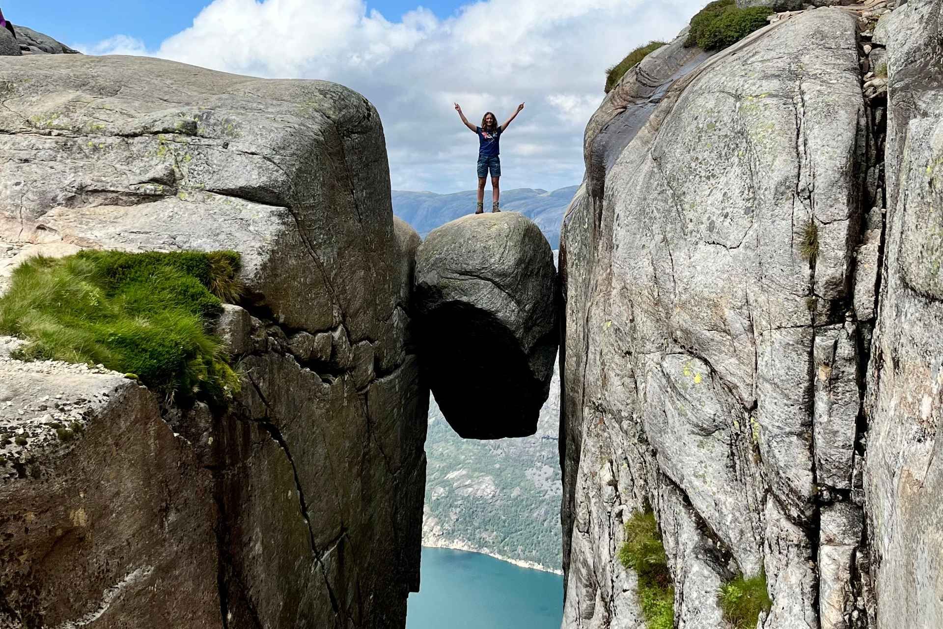 Stavanger: Kjerag Hike with Guide and Transportation
