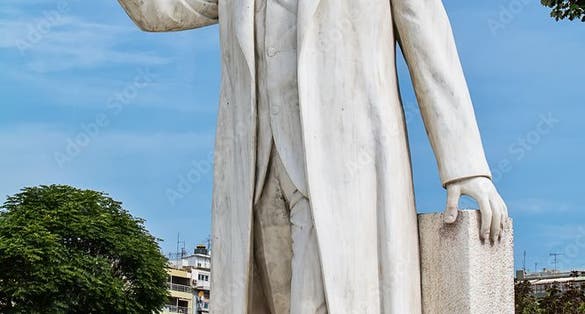 photo of view of Statue of Eleftherios Venizelos,Heraklion Greece.
