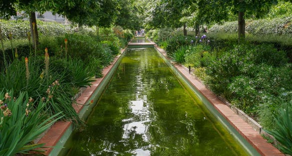 photo of Coulée verte René-Dumont in Paris, France.