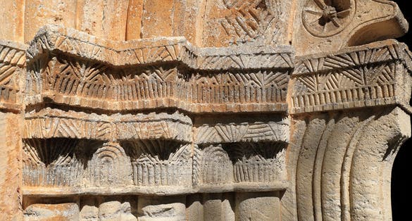 Photo of Detail of the porch of the church of San Pedro Apóstol. Villacadima, Guadalajara (Spain).