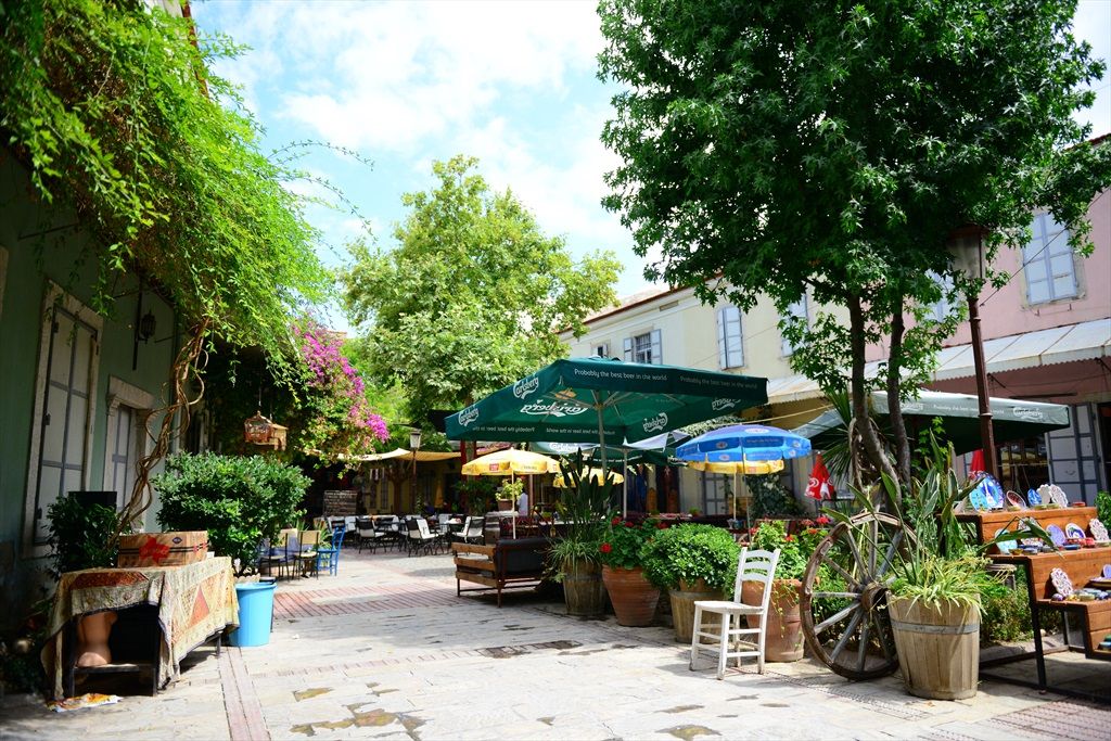 photo of Kemeraltı Bazaar in Izmir, Turkey.