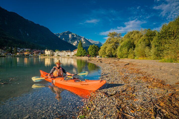 Kayak Tour of the Turquoise Lake Brienz