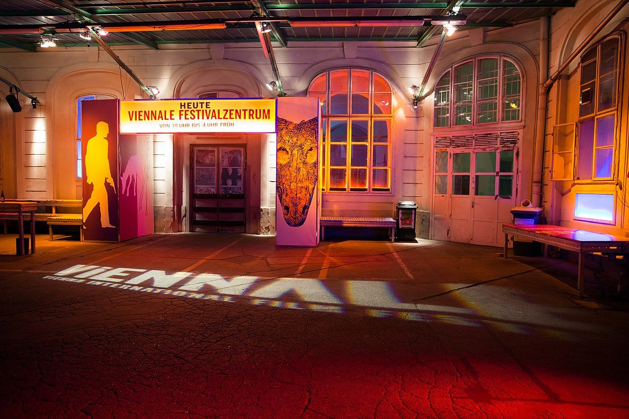 Viennale_2015_Festivalzentrum_alte_Hauptpost_a.jpg