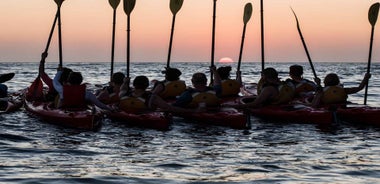 Santorini: Sunset Sea Kayak with Light Dinner