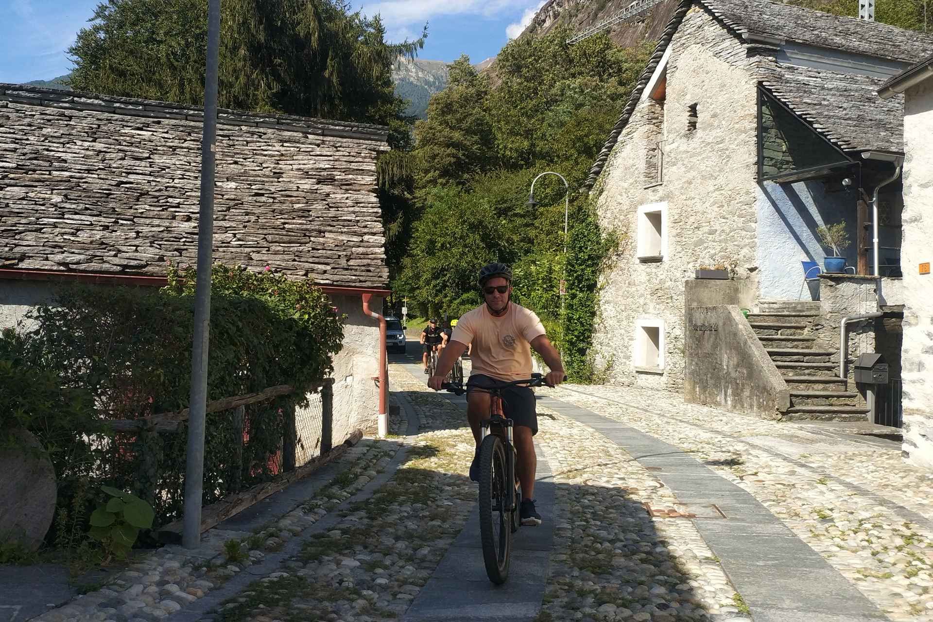 Locarno and Ascona: Scenic Electric Bike Cycling Tour