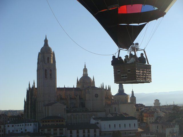 Hot-Air Balloon Ride over Segovia with Optional Transport from Madrid