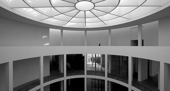 photo of Lichtkuppel der Rotunde .