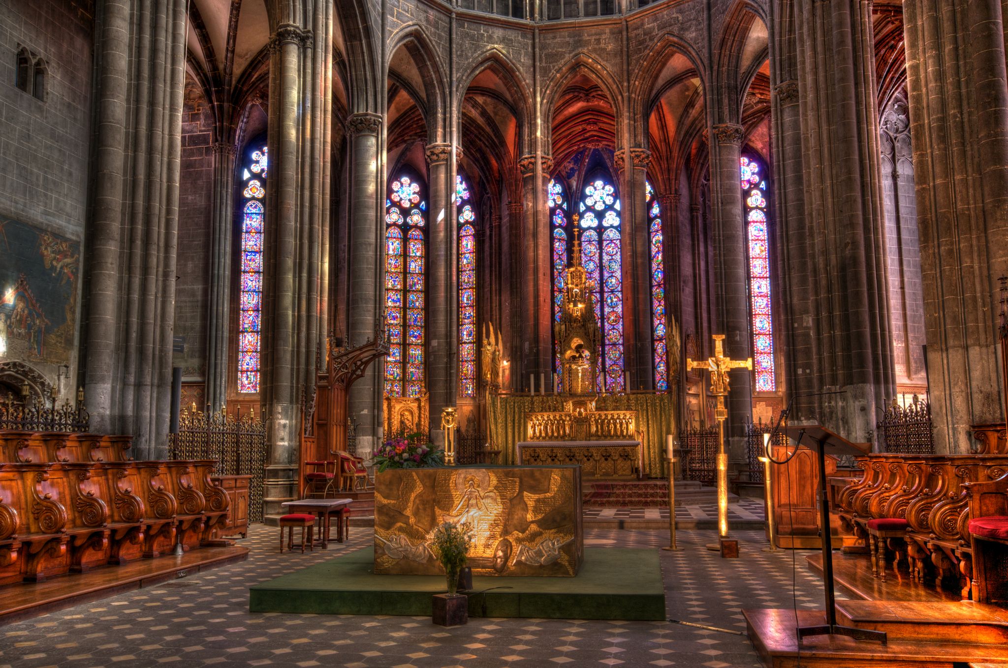 photo of inside the Clermont-Ferrand Cathedral is a Gothic cathedral, and French national monument, located in the town of Clermont-Ferrand in the Auvergne and It is built entirely in black lava stone in France.