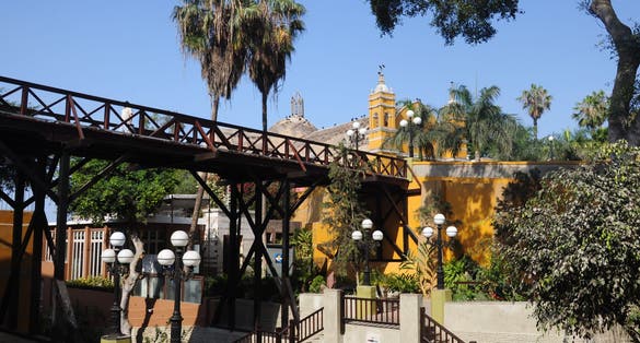 photo of The traditional bridge of the sighs of Barranco in Lima-PERU .