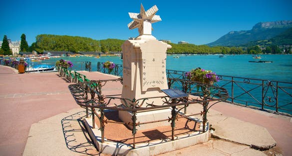 Monument on the waterfront of lake Annecy, France