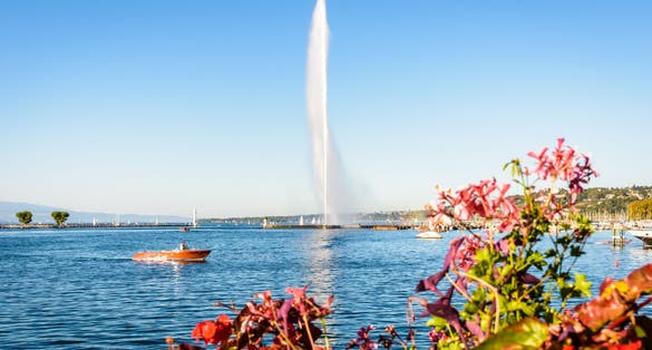 Photo of amazing view of the Lake Leman or Lake Geneva as seen from Jardin anglais, Switzerland.