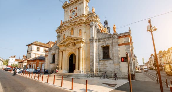 St. Louis Church built between 1611 and 1614 it was reconstructed during the Second Empire. Fontainebleau, France.