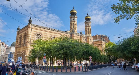 Photo of the Dohány Street Synagogue, also known as the Great Synagogue or Tabakgasse Synagogue, is a historical building in Erzsébetváros, the 7th district of Budapest, Hungary.