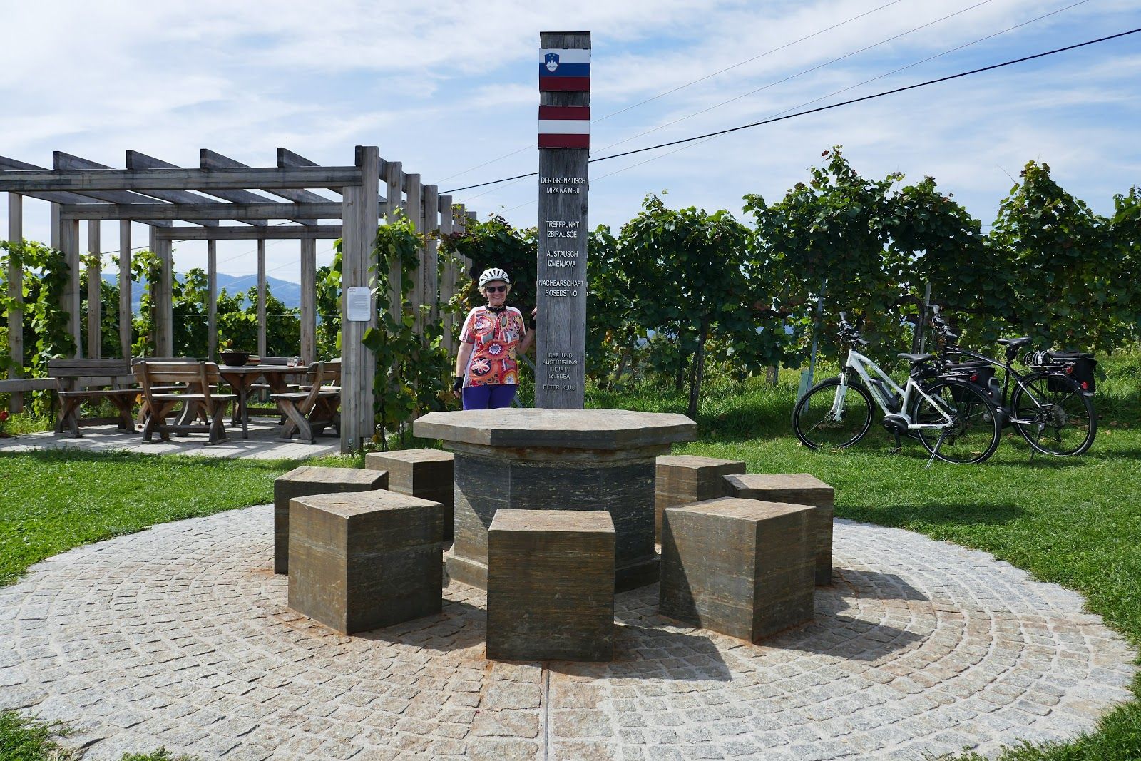 Grenztisch, Kungota, Slovenia