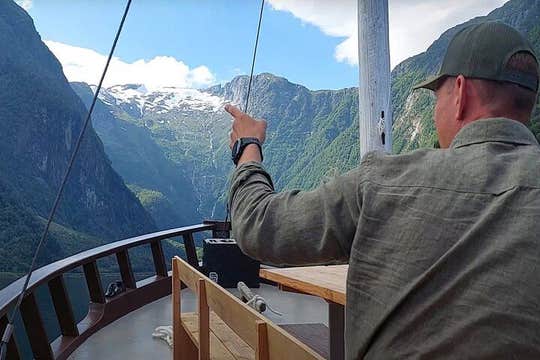 Balestrand to Grønlund Hytter 3 Hour Boat Tour