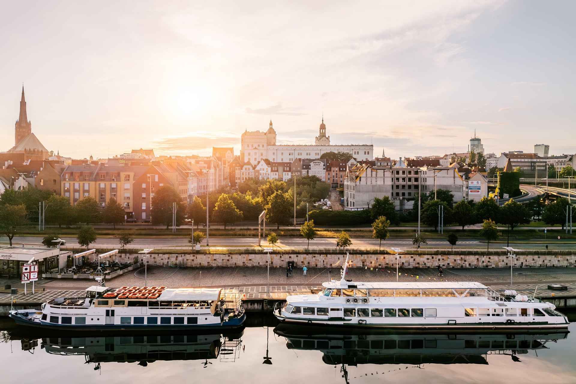Szczecin: cruise around the port