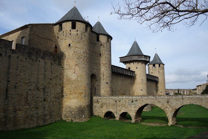 Unusual guided tour of Carcassonne at the time of the Builders