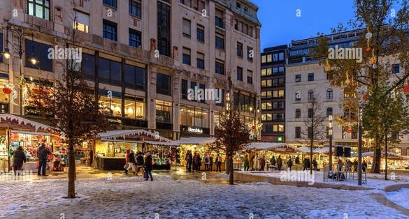 photo of Vörösmarty tér .