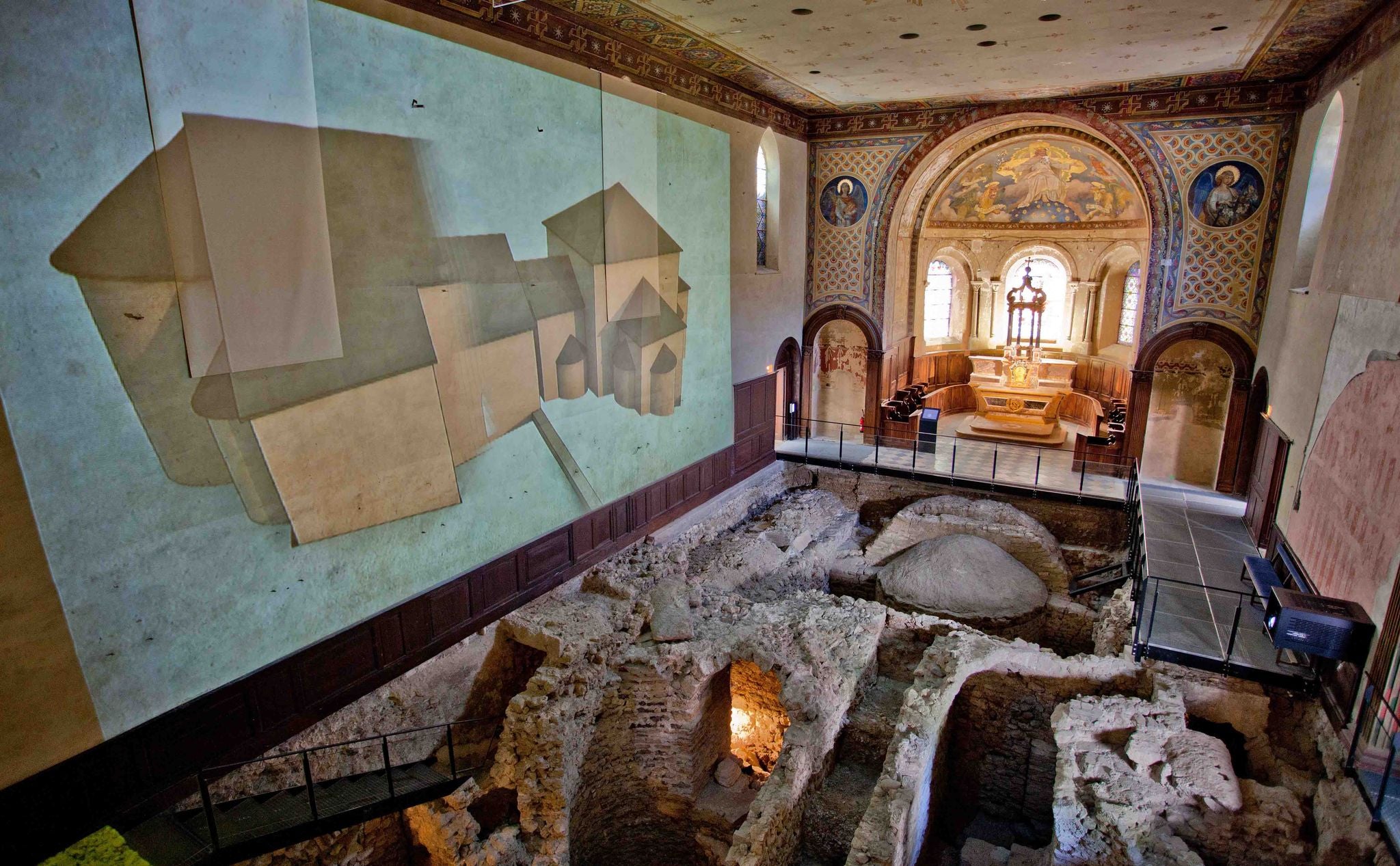 Scenography in the nave.