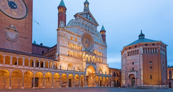 Cremona - The cathedral Assumption of the Blessed Virgin Mary and the Baptistery at dusk.