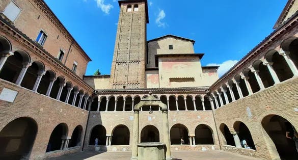 photo of Piazza Santo Stefano .