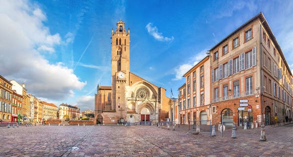 Photo of panorama of Saint-Etienne square with Saint Stephen's Cathredal in Toulouse, France.