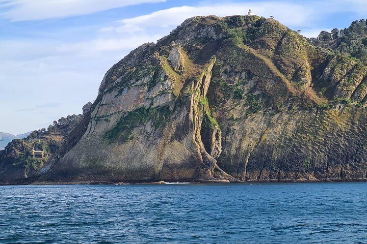 "2 bays, mornings, afternoons, sunset with a glass of cava