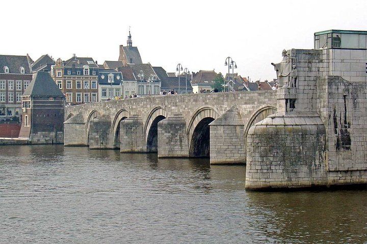 e-Scavenger hunt Maastricht: Explore the city at your own pace