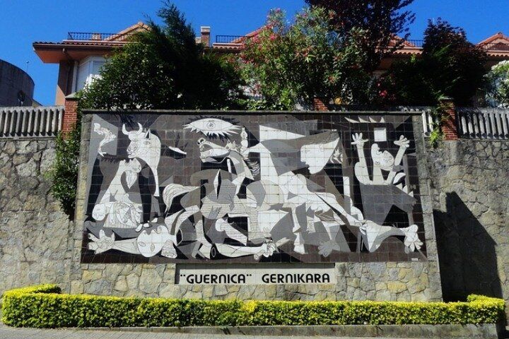 Gaztelugatxe, Mundaka and Gernika Tour from Bilbao