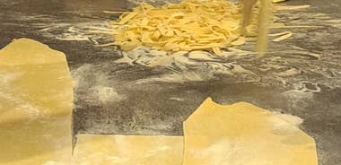 Cooking class in a garden: handmade pasta