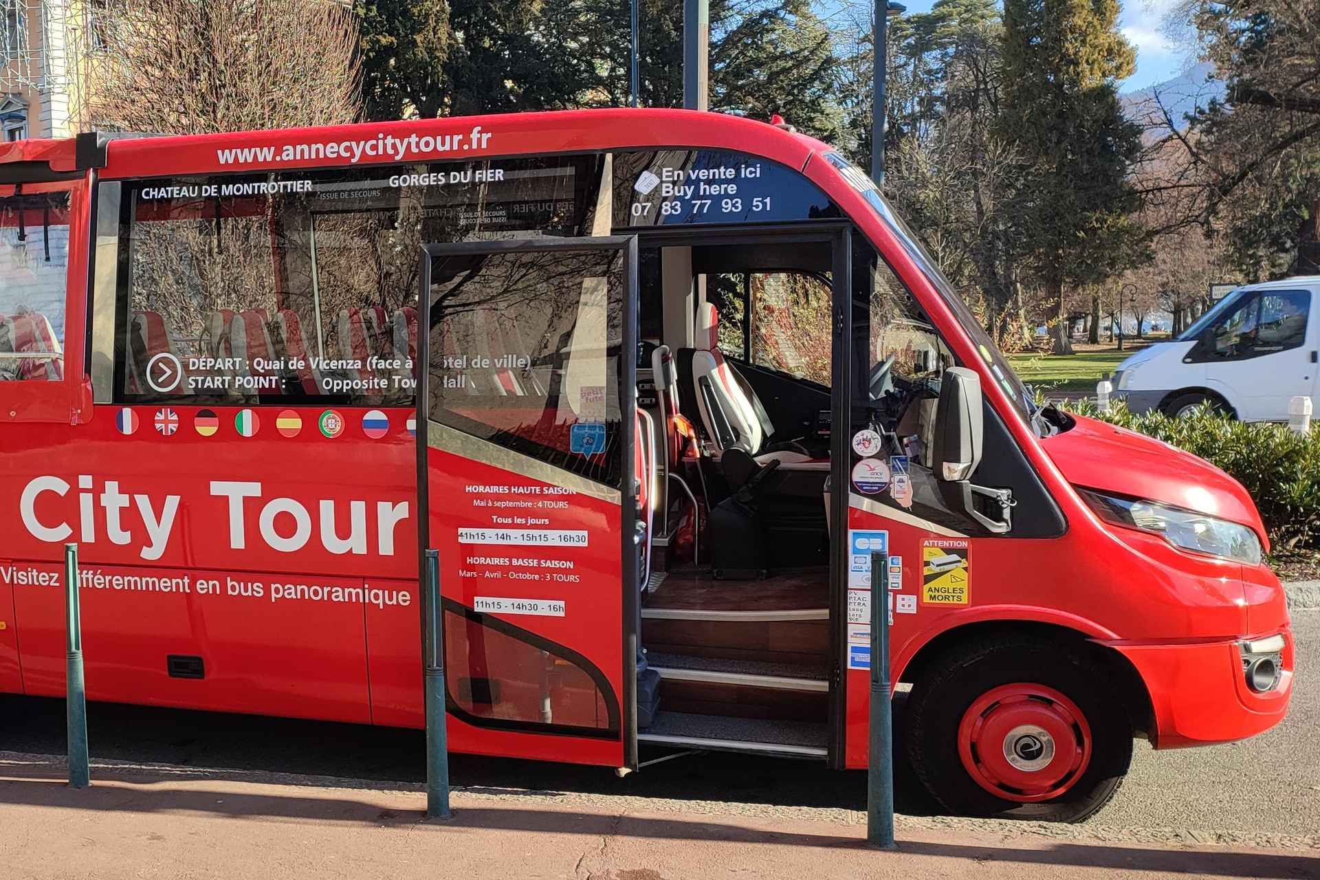 Tour of Annecy by convertible bus