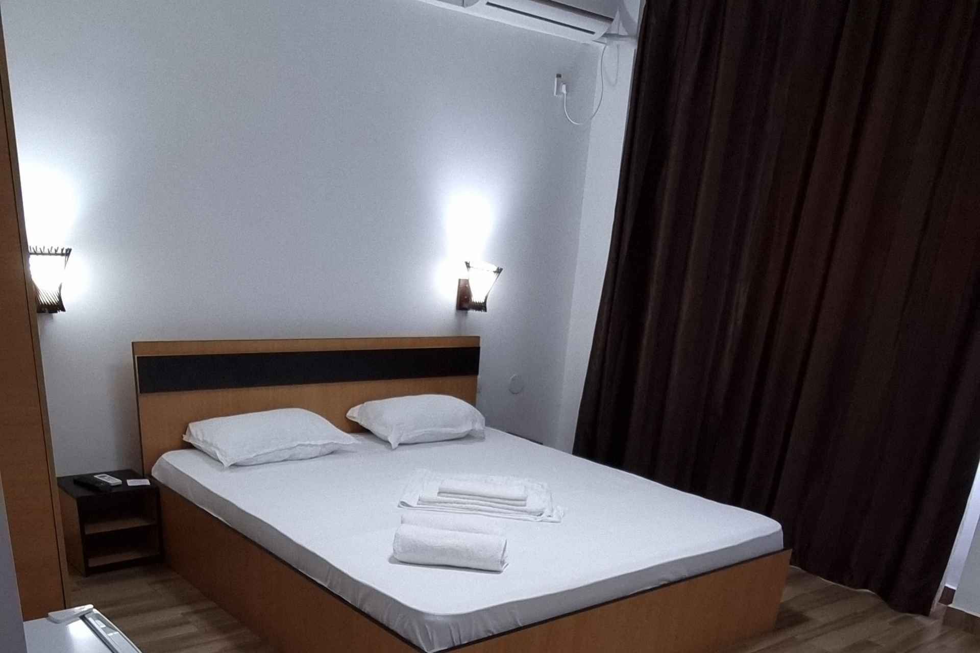 Eforie Nord: Blue Sky Hotel Accommodation with Breakfast