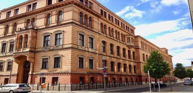 Private Taxi Tour of City East History and Architecture 2-3h