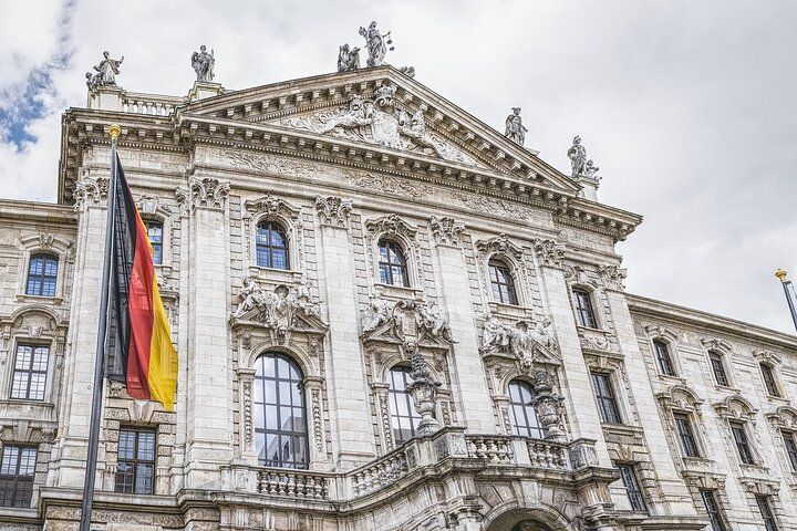 Private transfer from Vienna to Munich with sightseeing stop