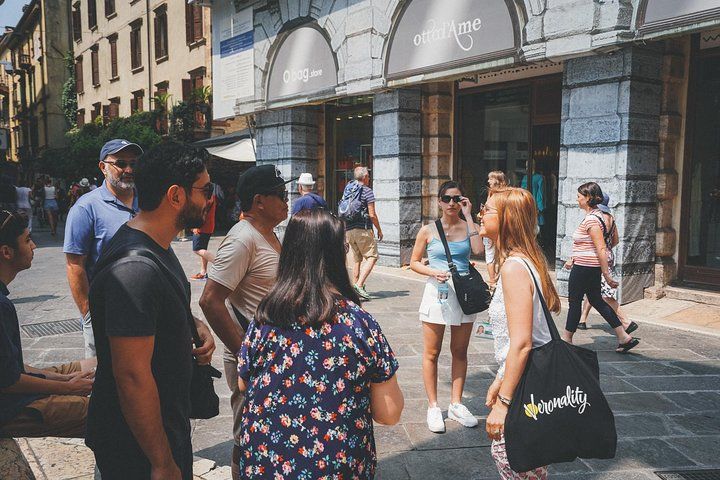 Verona Highlights Walking Tour in Small-group