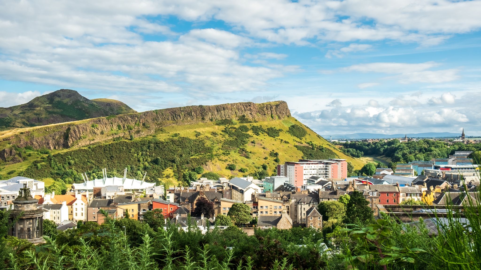 Arthur-s seat mountain in Edinburgh, Scotland.jpg