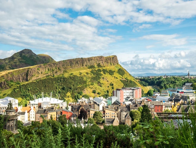Arthur-s seat mountain in Edinburgh, Scotland.jpg