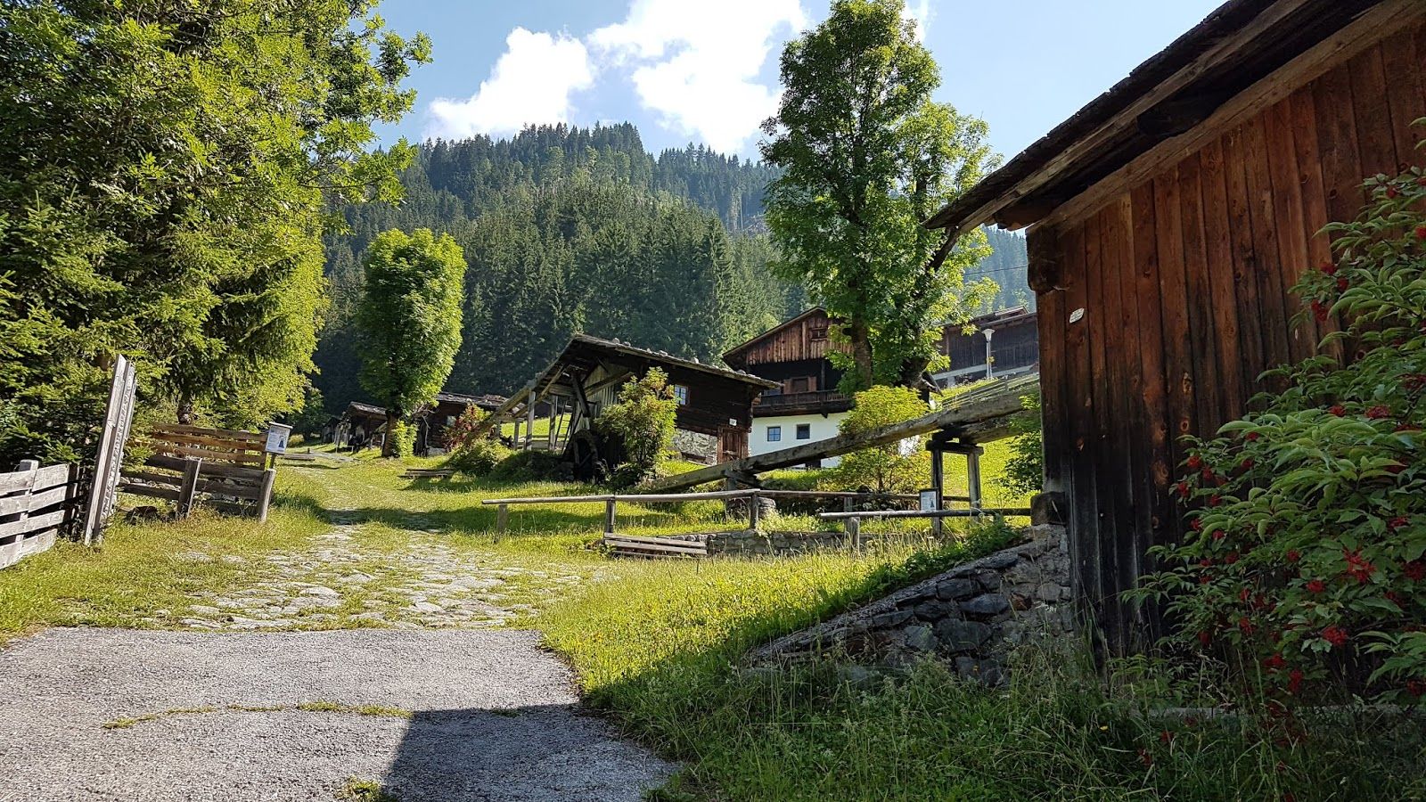 Mühlenweg Maria Luggau, Lesachtal, Bezirk Hermagor, Carinthia, Austria