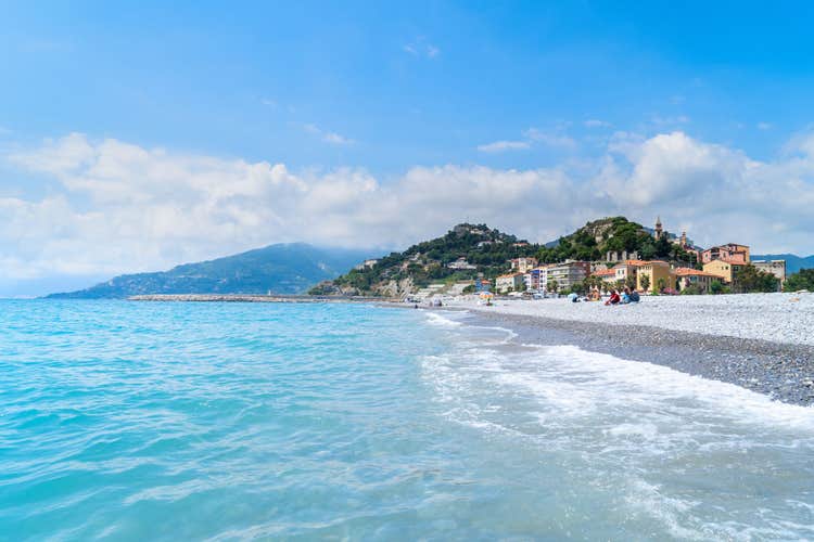 イタリア、ヴェンティミリアで9日間のビーチ休暇