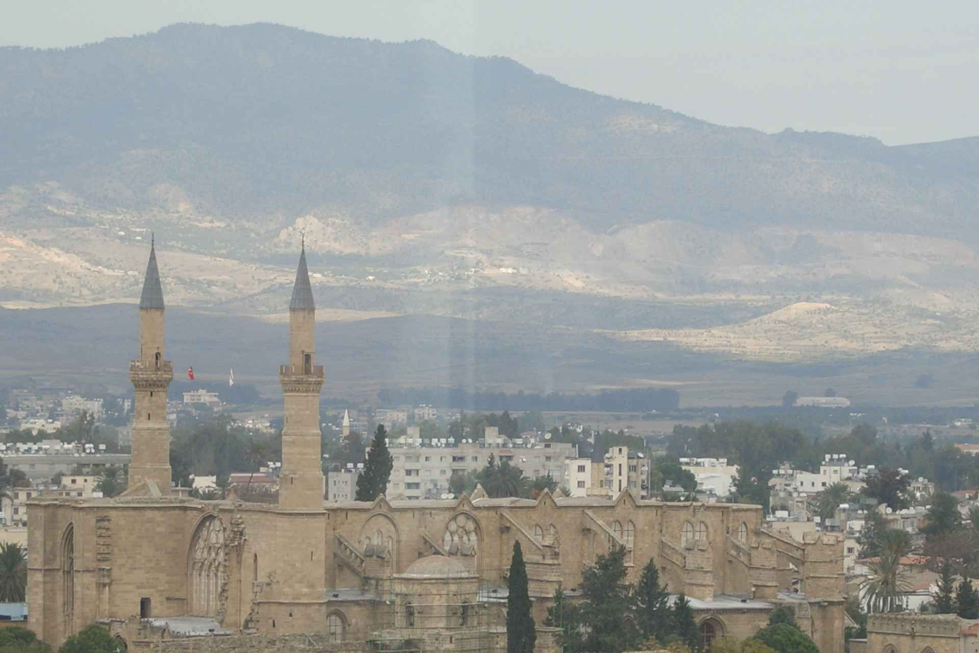 Nicosia: Private Walking Tour with a Local