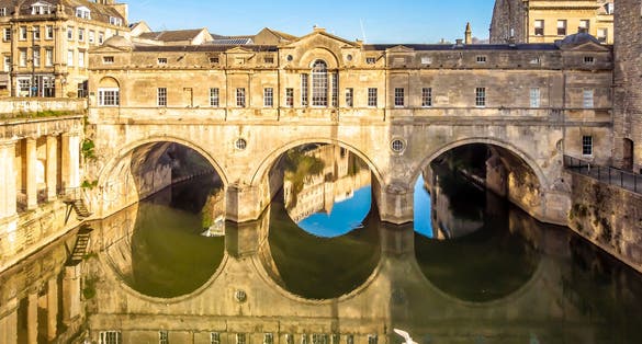 Photo of the Pulteney Bridge River Avon in Bath, England.