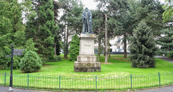 Inside the Stranmillis Rd gate of Belfast's Botanic Gardens is a statue of Belfast-born William Thomson (Lord Kelvin) who helped lay the foundation of modern physics and who invented the Kelvin scale.