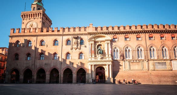 Palazzo Re Enzo. Splendid cityscape of Bologna, Italy.