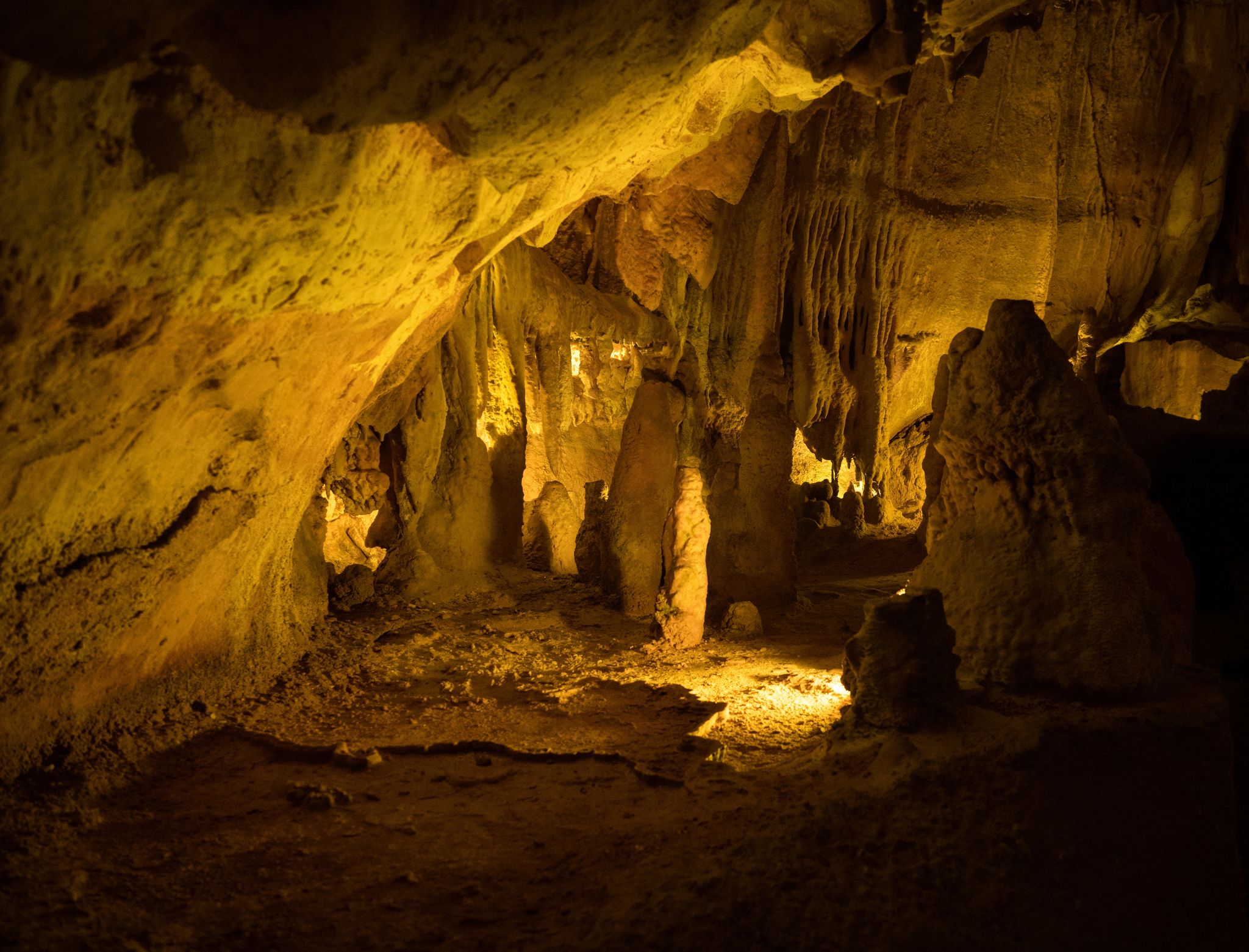 Illuminated lit lights stalagmites stalactites limestone show cave cavern Grutas da Moeda in Batalha Leiria Regiao do Centro Portugal Europe